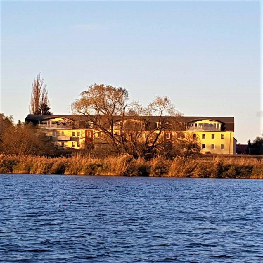 Ferienwohnung Mit Seeblick Brandenburg  Extérieur photo